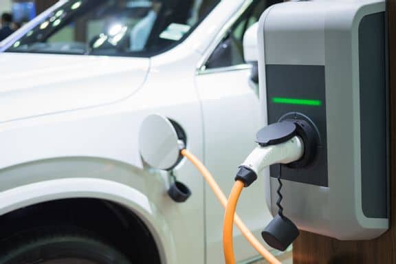 Borne de recharge pour véhicules électriques en copropriété